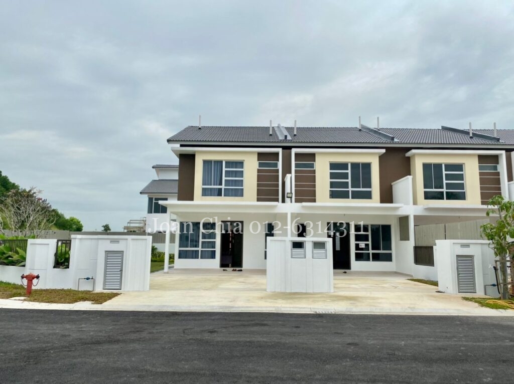 New Launching Double Storey Terrace House 

Built up : 1,569 sq.ft 
Key Feature : 
-4 bedroom + 3 bathroom 
-Bumi Lot | Non Bumi Lot 
-Gated and Guarded 
Remark : Freehold, Free SPA Legal fee

Price : RM 491,400